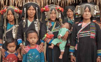 la tribù Akha del Laos, tra tradizione e modernità